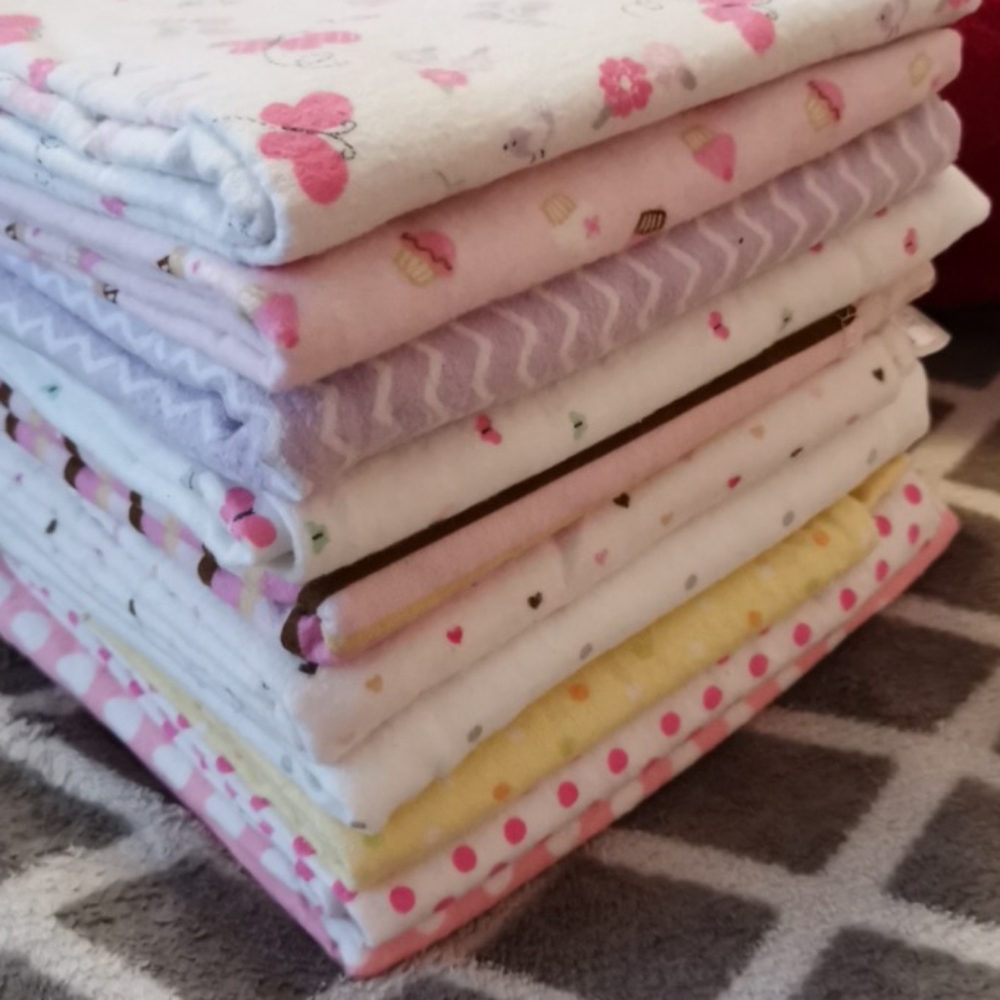 Lot of 10 receiving blankets NEVER USED!!